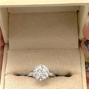 Beautiful round CZ 925 sterling silver ring